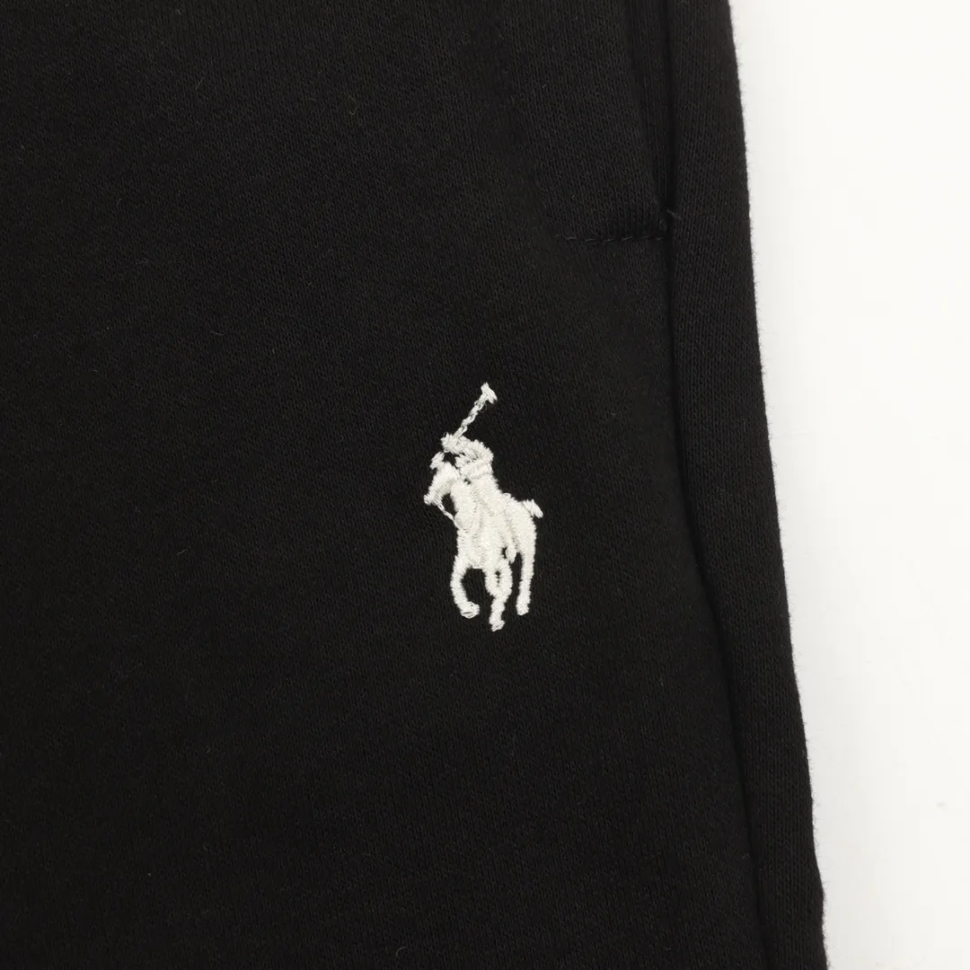 🅿️500 Ralph Lauren solid color embroidered Logo classic embroidered terry solid color sweatpants upper body is extremely soft and comfortable. The texture, washability and durability are all of high quality. Suitable for seasonal wear. A cost-effective product that can be worn by both men and women. Needless to say, the quality of the pants can be easily worn by both young and old. The first choice for sports and fitness versatile pants for casual daily life. The highlight is the three-dimensional logo embroidery. Simple brand Keep up with fashion trends SIZE:M-2XL